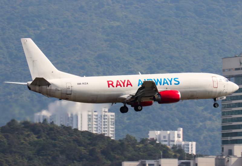 Photo of 9M-RZA - RAYA AIRWAYS Boeing 737-400F at HKG on AeroXplorer Aviation Database