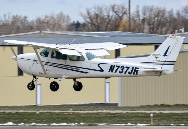 Photo of N737JR - PRIVATE Cessna 172 at LMO on AeroXplorer Aviation Database