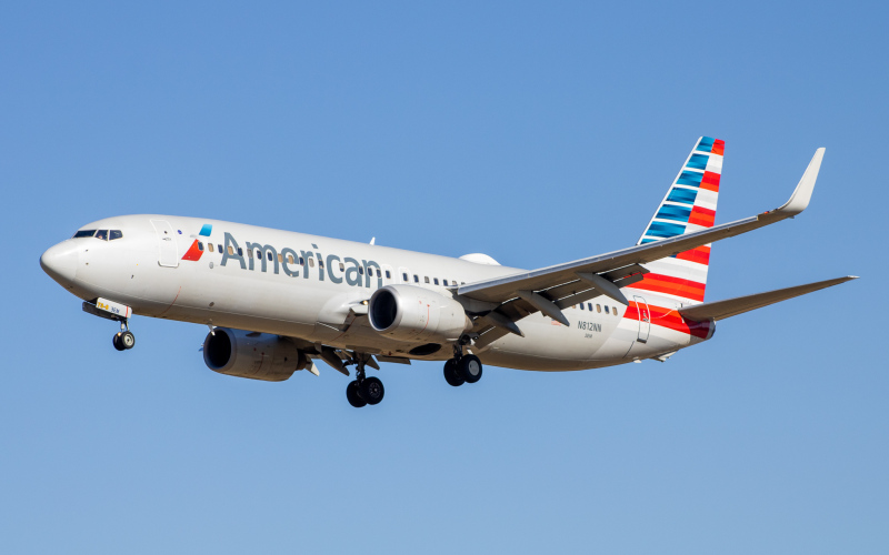 Photo of N812NN - American Airlines Boeing 737-800 at BWI on AeroXplorer Aviation Database