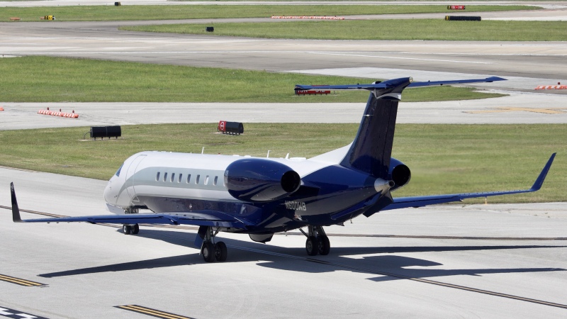 Photo of N600WB - PRIVATE Embraer Legacy 600 at HOU on AeroXplorer Aviation Database