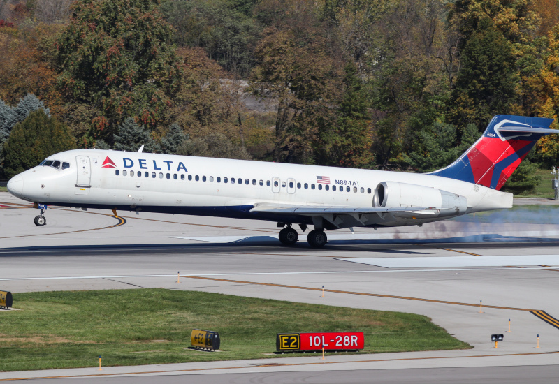 Photo of N894AT - Delta Airlines Boeing 717-200 at CMH on AeroXplorer Aviation Database