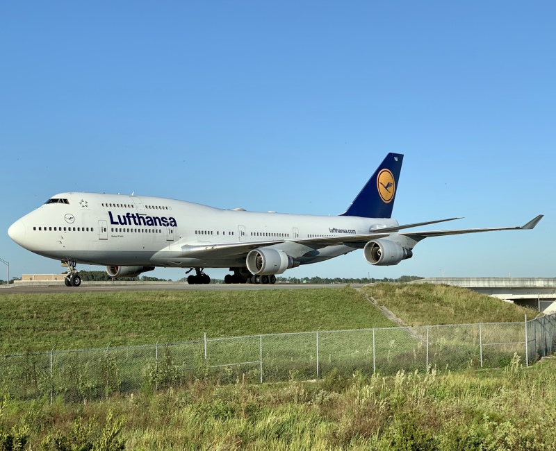 Photo of D-ABVU - Lufthansa Boeing 747-400 at MCO on AeroXplorer Aviation Database