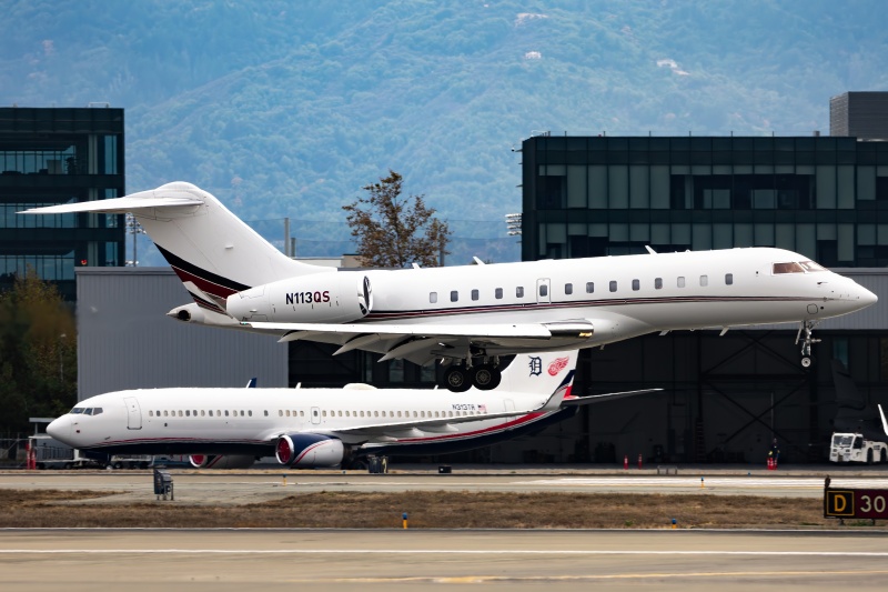 Photo of N113QS - NetJets Bombardier Global 5000 at SJC on AeroXplorer Aviation Database