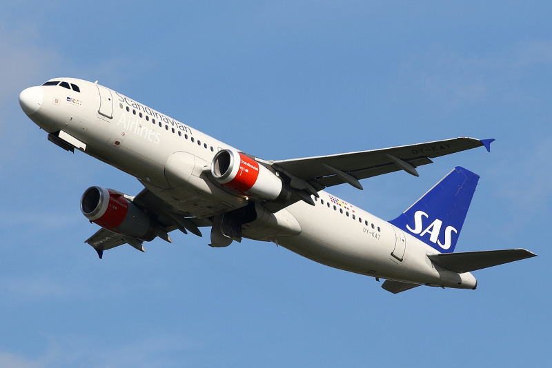 Photo of OY-KAT - Scandinavian Airlines Airbus A320 at AMS on AeroXplorer Aviation Database