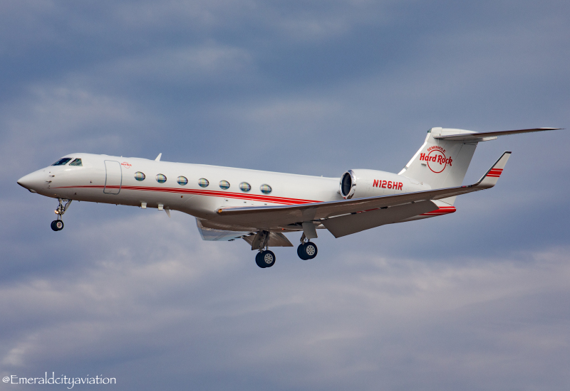 Photo of N126HR - PRIVATE Gulfstream G650 at LAX on AeroXplorer Aviation Database