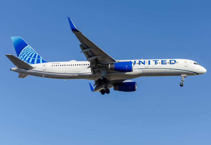 Photo of N19136 - United Airlines Boeing 757-200 at EWR on AeroXplorer Aviation Database
