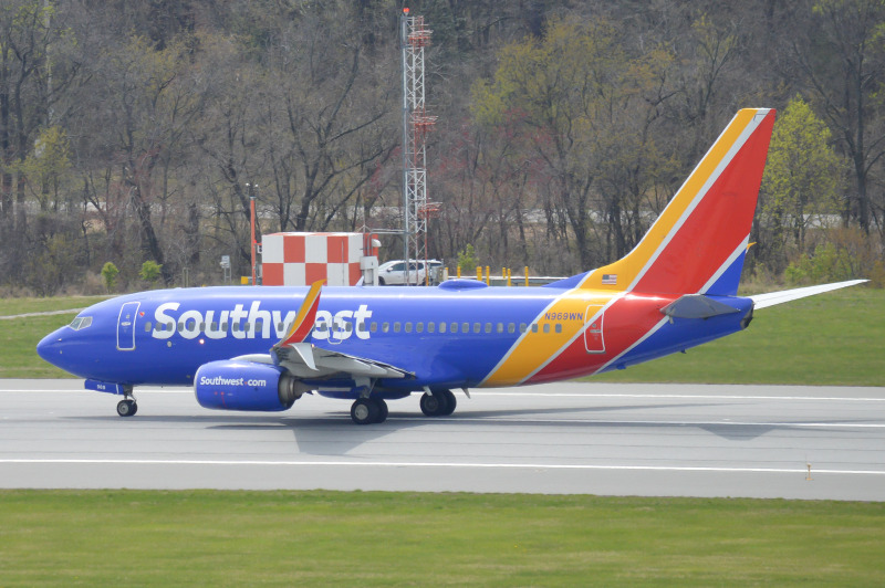 Photo of N969WN - Southwest Airlines Boeing 737-700 at BWI on AeroXplorer Aviation Database