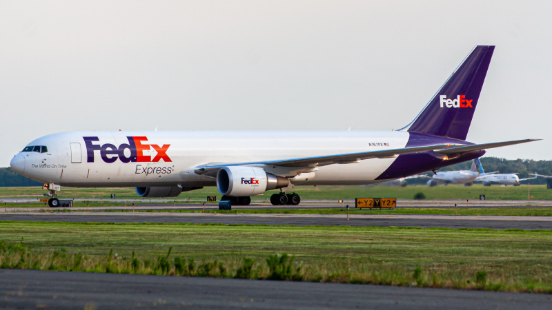 Photo of N167FE - FedEx Boeing 767-300F at IAD on AeroXplorer Aviation Database