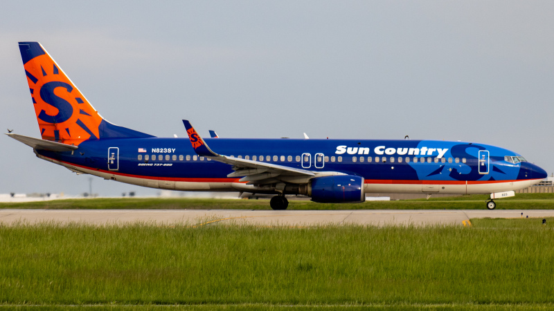 Photo of N823SY - Sun Country Airlines Boeing 737-800 at IND on AeroXplorer Aviation Database