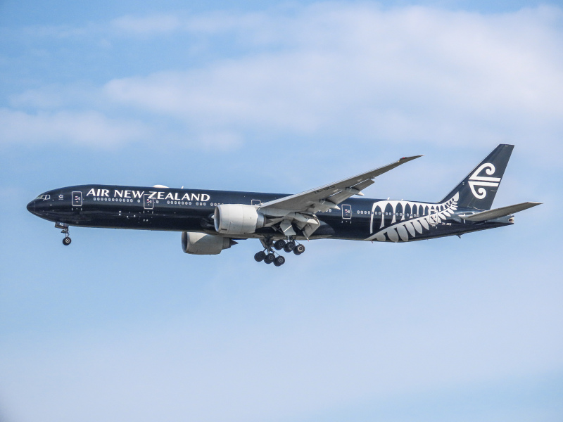 Photo of ZK-OKQ - Air New Zealand Boeing 777-300ER at SIN on AeroXplorer Aviation Database