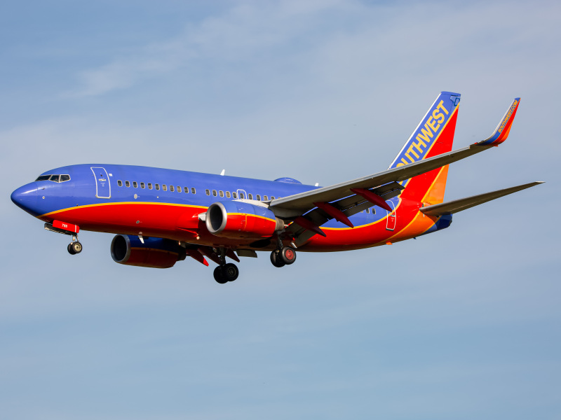 Photo of N7611F - Southwest Airlines Boeing 737-700 at Bwi on AeroXplorer Aviation Database