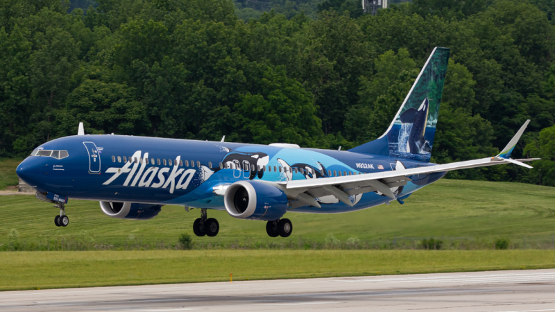 Photo of N932AK - Alaska Airlines Boeing 737 MAX 9 at CMH on AeroXplorer Aviation Database