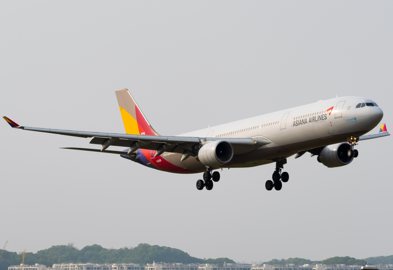 Photo of HL8286 - Asiana Airlines A330-300 at GMP on AeroXplorer Aviation Database