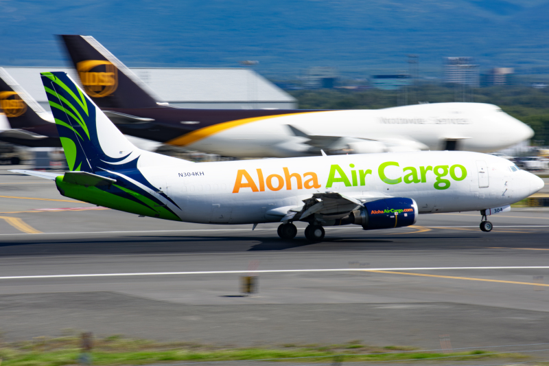 Photo of N304KH - Aloha Air Cargo Boeing 737-300F at ANC on AeroXplorer Aviation Database