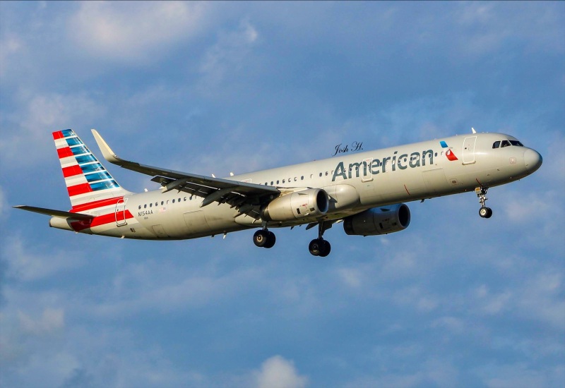 Photo of N154AA - American Airlines Airbus A321-200 at DFW on AeroXplorer Aviation Database