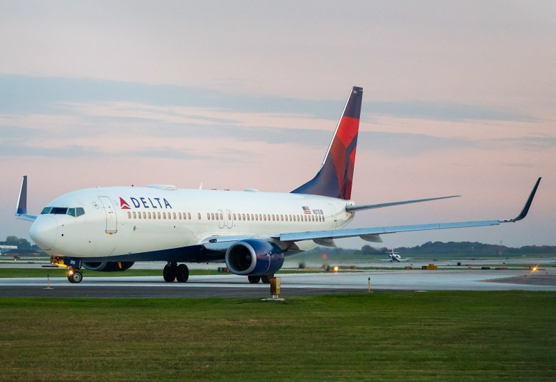 Photo of N3751B - Delta Airlines Boeing 737-800 at MKE on AeroXplorer Aviation Database