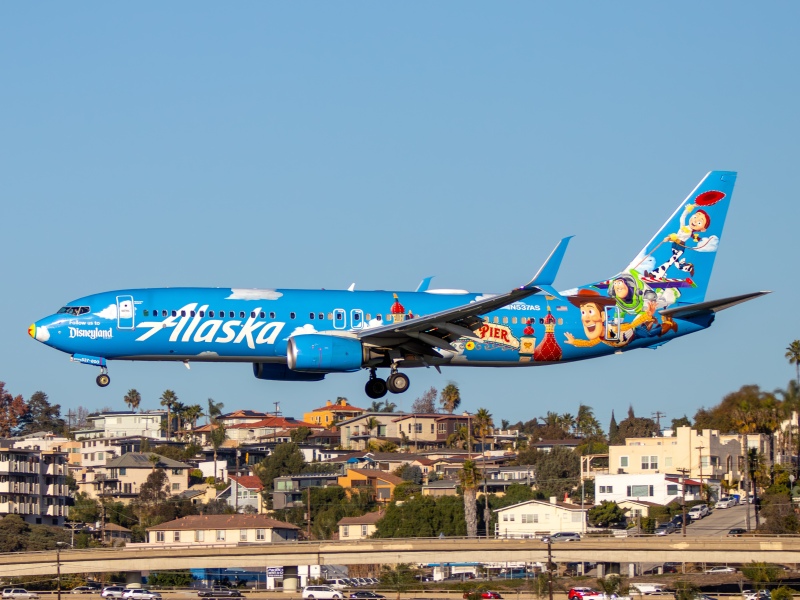 Photo of N537AS - Alaska Airlines Boeing 737-800 at SAN on AeroXplorer Aviation Database