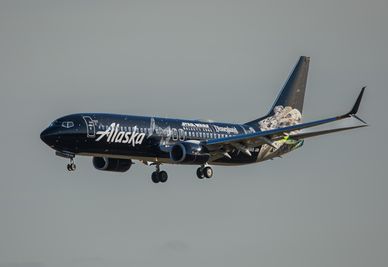 Photo of N538AS - Alaska Airlines Boeing 737-800 at MKE on AeroXplorer Aviation Database