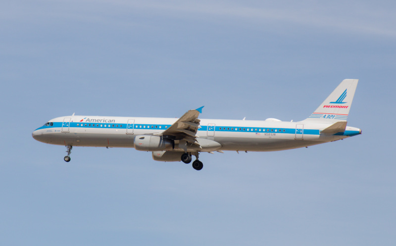 Photo of N581UW - American Airlines Airbus A321-200 at BOI on AeroXplorer Aviation Database