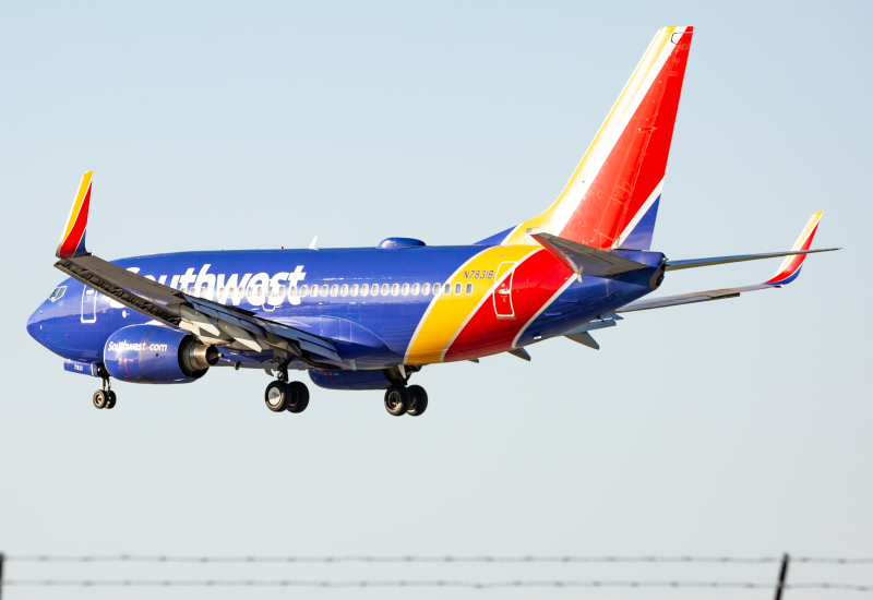 Photo of N7831B - Southwest Airlines Boeing 737-700 at BWI on AeroXplorer Aviation Database