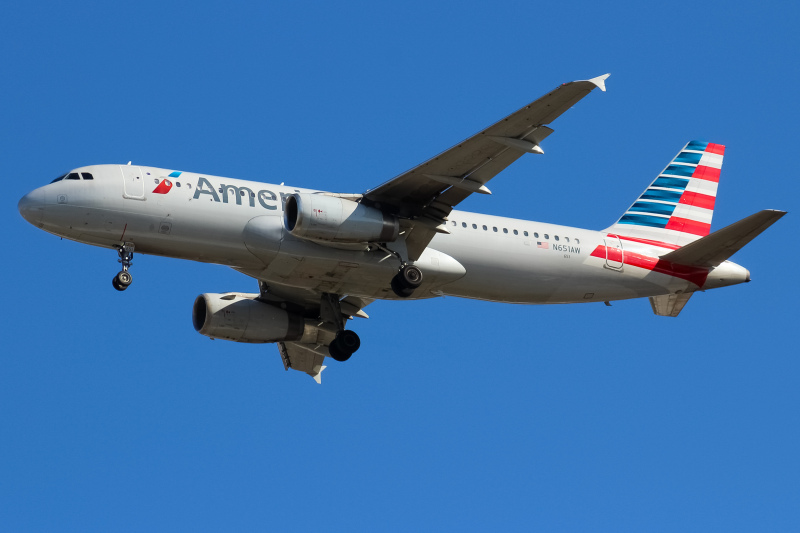 Photo of N651AW - American Airlines Airbus A320 at CVG on AeroXplorer Aviation Database