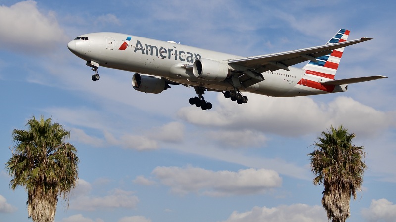 Photo of N772AN - American Airlines Boeing 777-200ER at LAX on AeroXplorer Aviation Database