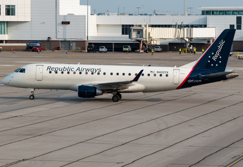 Photo of N402YX - Republic Airways Embraer E175 at CVG on AeroXplorer Aviation Database