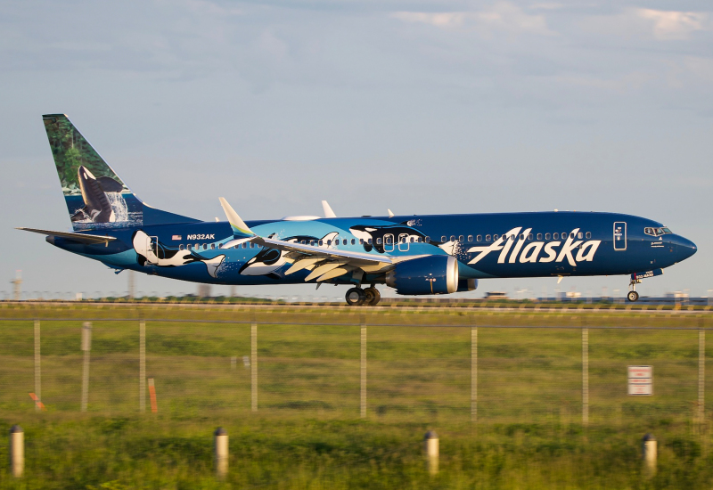 Photo of N932AK - Alaska Airlines Boeing 737 MAX 9 at ORD on AeroXplorer Aviation Database