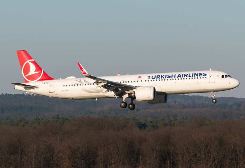 Photo of TC-LTH - Turkish Airlines Airbus A321NEO at CGN on AeroXplorer Aviation Database