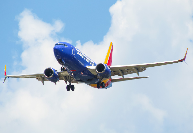Photo of N920WN - Southwest Airlines Boeing 737-700 at MKE on AeroXplorer Aviation Database