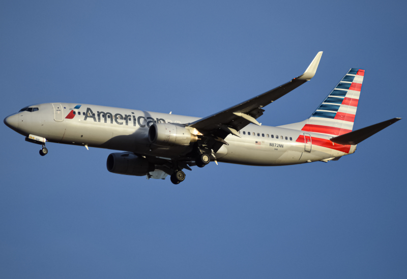Photo of N872NN - American Airlines Boeing 737-800 at DEN on AeroXplorer Aviation Database