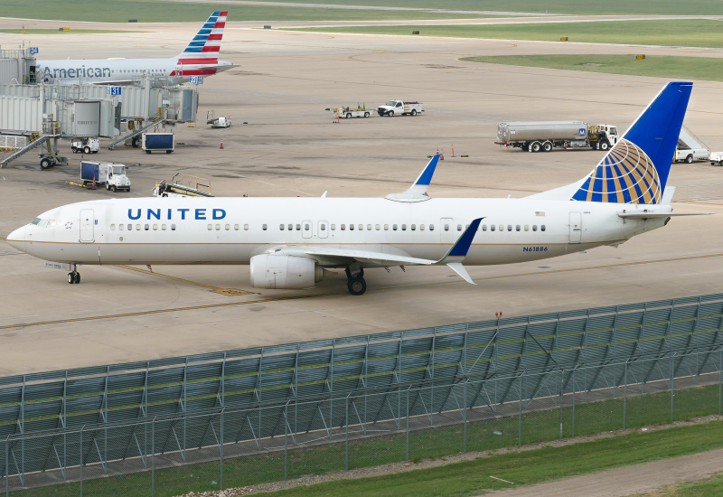 Photo of N61886 - United Airlines Boeing 737-900ER at AUS on AeroXplorer Aviation Database