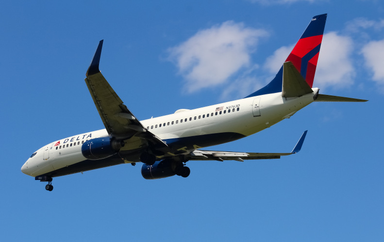 Photo of N3763D - Delta Airlines Boeing 737-800 at CVG on AeroXplorer Aviation Database