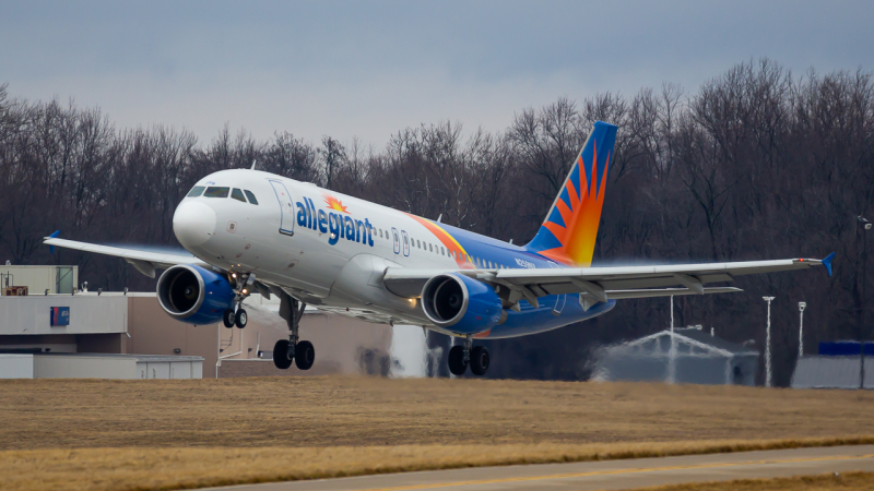 Photo of N259NV - Allegiant Air Airbus A320 at CVG on AeroXplorer Aviation Database