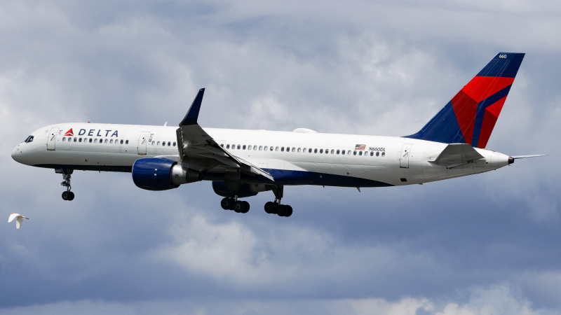 Photo of N660DL - Delta Airlines Boeing 757-200 at TPA on AeroXplorer Aviation Database