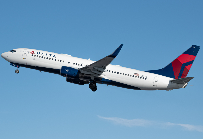 Photo of N3752 - Delta Airlines Boeing 737-800 at ANC on AeroXplorer Aviation Database