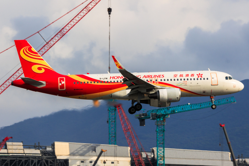 Photo of B-LPM - Hong Kong Airlines Airbus A320 at HKG on AeroXplorer Aviation Database