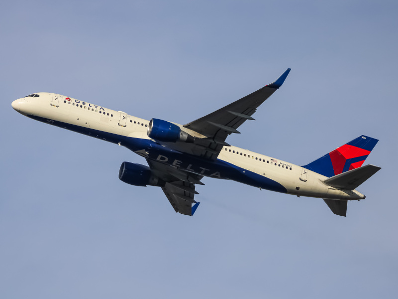 Photo of N542US - Delta Airlines Boeing 757-200 at BWI on AeroXplorer Aviation Database