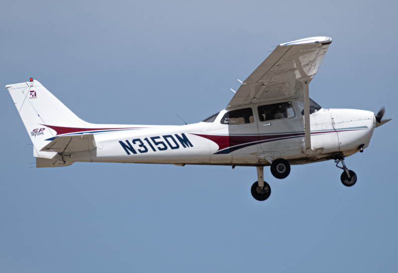 Photo of N315DM - PRIVATE Cessna 172 at LMO on AeroXplorer Aviation Database