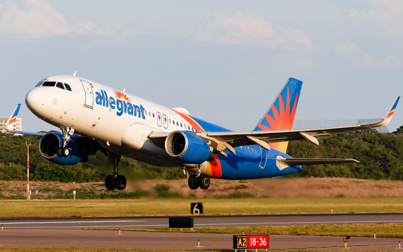 Photo of N194NV - Allegiant Air Airbus A320 at PIE on AeroXplorer Aviation Database