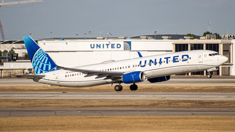 Photo of N78448 - United Airlines Boeing 737-800 at IAH on AeroXplorer Aviation Database