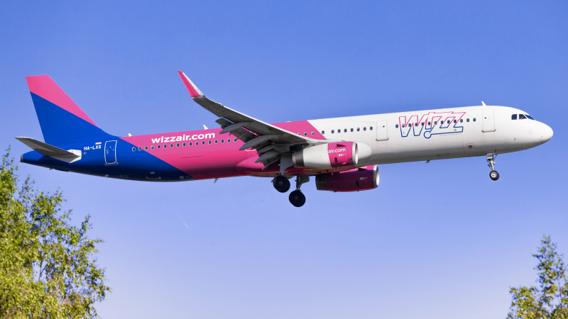 Photo of HA-LXS - Wizz Air Airbus A321-200 at EIN on AeroXplorer Aviation Database