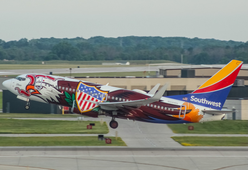 Photo of N918WN - Southwest Airlines Boeing 737-700 at MKE on AeroXplorer Aviation Database