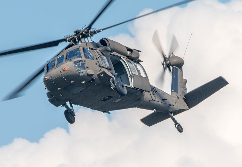Photo of 95-26650 - USA - United States Army Sikorsky UH-60L Blackhawk at BOF on AeroXplorer Aviation Database