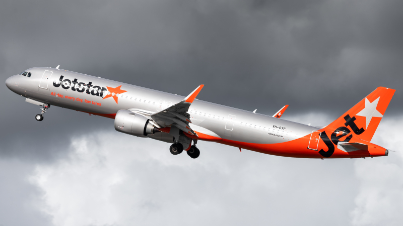 Photo of VH-OYF - JetStar Airways Airbus A321NEO at AKL on AeroXplorer Aviation Database