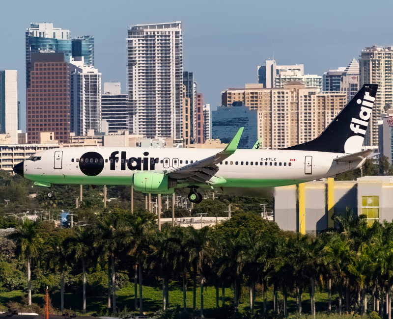 Photo of C-FFLC - Flair Airlines Boeing 737-800 at FLL on AeroXplorer Aviation Database
