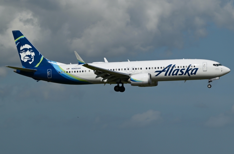 Photo of N968AK - Alaska Airlines Boeing 737 MAX 8 at MCO on AeroXplorer Aviation Database