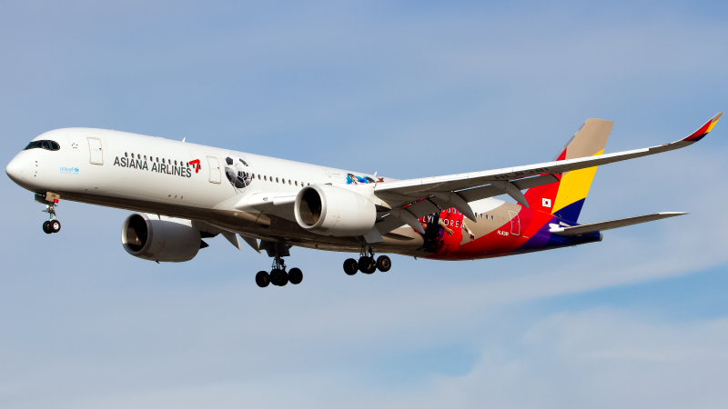 Photo of HL8381 - Asiana Airlines Airbus A350-900 at LAX on AeroXplorer Aviation Database