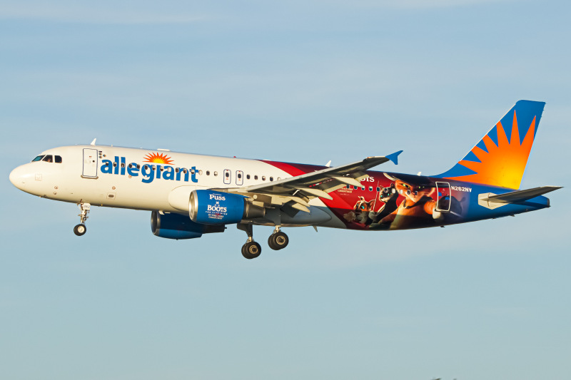 Photo of N262NV - Allegiant Air Airbus A320 at SAN on AeroXplorer Aviation Database