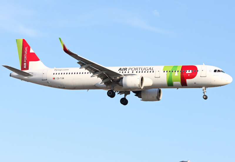 Photo of CS-TJN - TAP Air Portugal Airbus A321NEO at LHR on AeroXplorer Aviation Database
